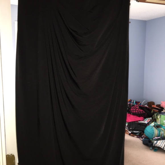 Red and Black Dress - Picture 4 of 4